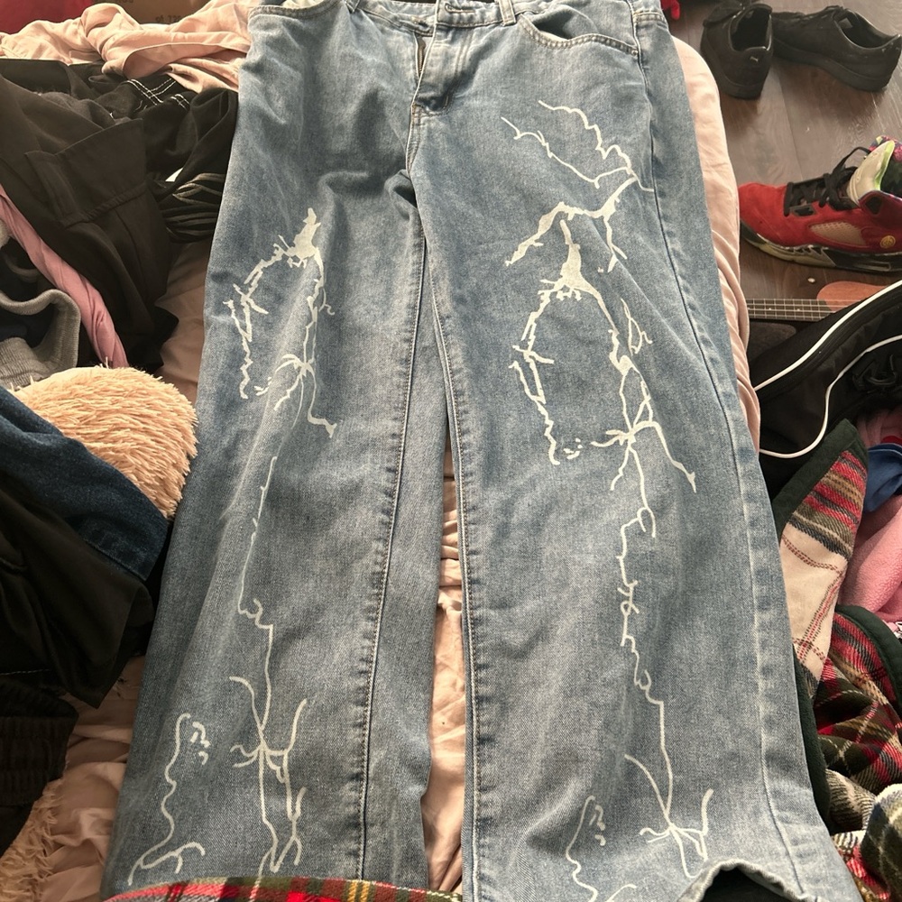 Distressed Lighting Y2K Jeans